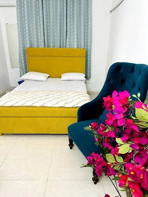 Nilambar Apartman Váránaszi 0*,