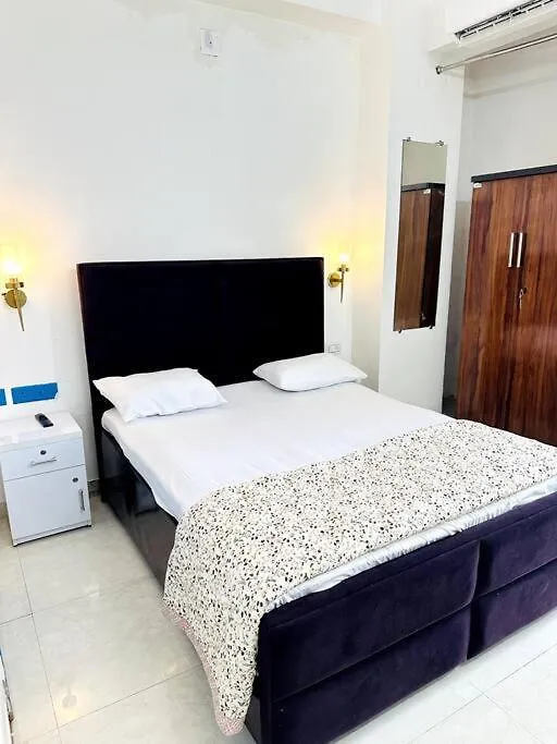 Nilambar Apartman Váránaszi
